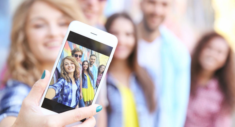 Google разрабатывает «генератор селфи», который будет делать фото без необходимости позировать