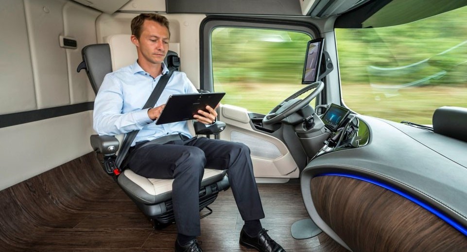 В Москве 24 компании и вуза будут готовить кадры в сфере беспилотного транспорта