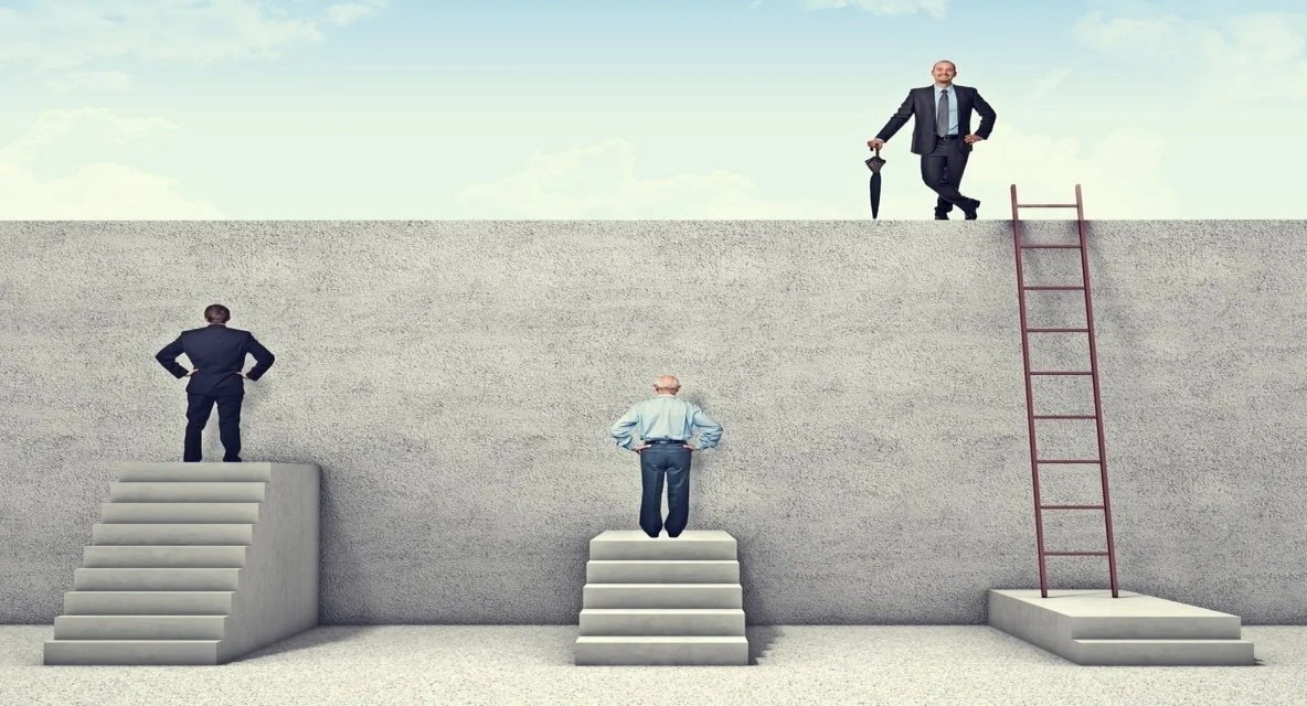 Олег Смолин: «Технический прогресс не вытеснит с рынка труда людей, достигших высот в своей профессии»