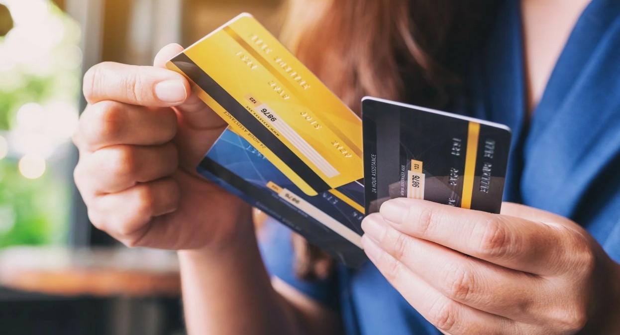 Возвращать или не возвращать банковскую карту?