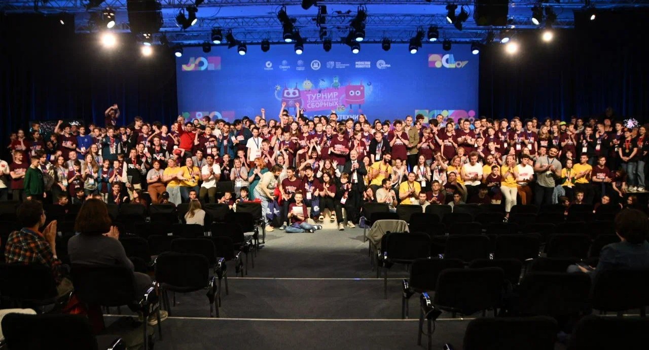 Мобильные роботы, 3D-печать и лазерная резка: столичные школьники получили награды на Турнире технологических сборных