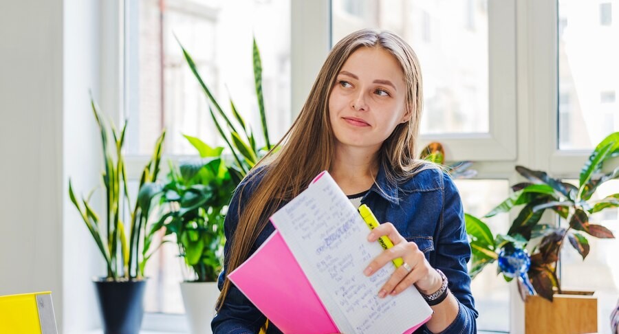 В Госдуме предложили разрешить подросткам работать по выходным летом