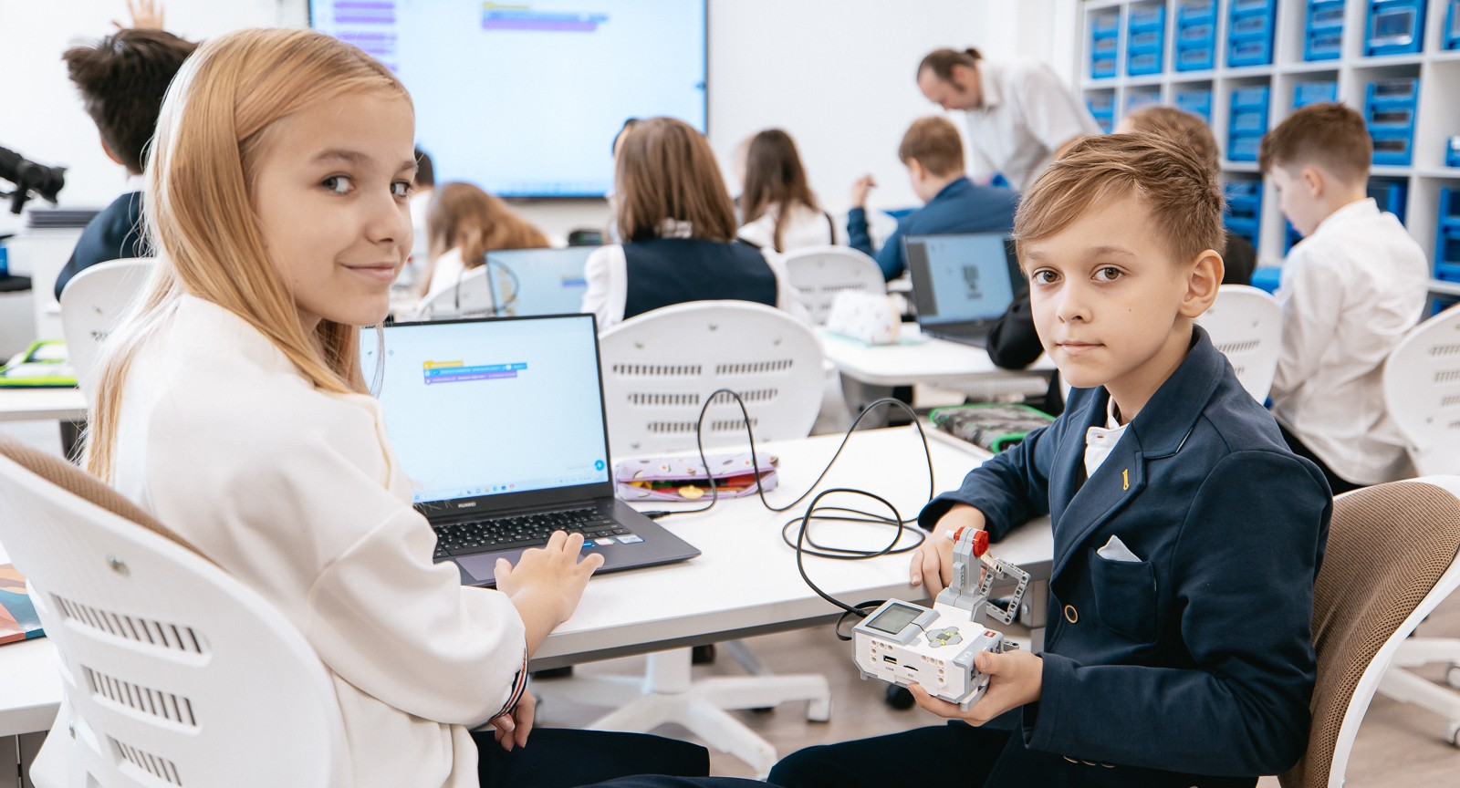 Видеоуроки, учебные пособия, рабочие тетради и другие материалы по каждой теме доступны в «МЭШ»