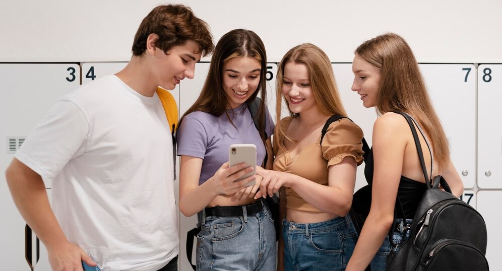 Сколько студенты тратят в месяц и на что