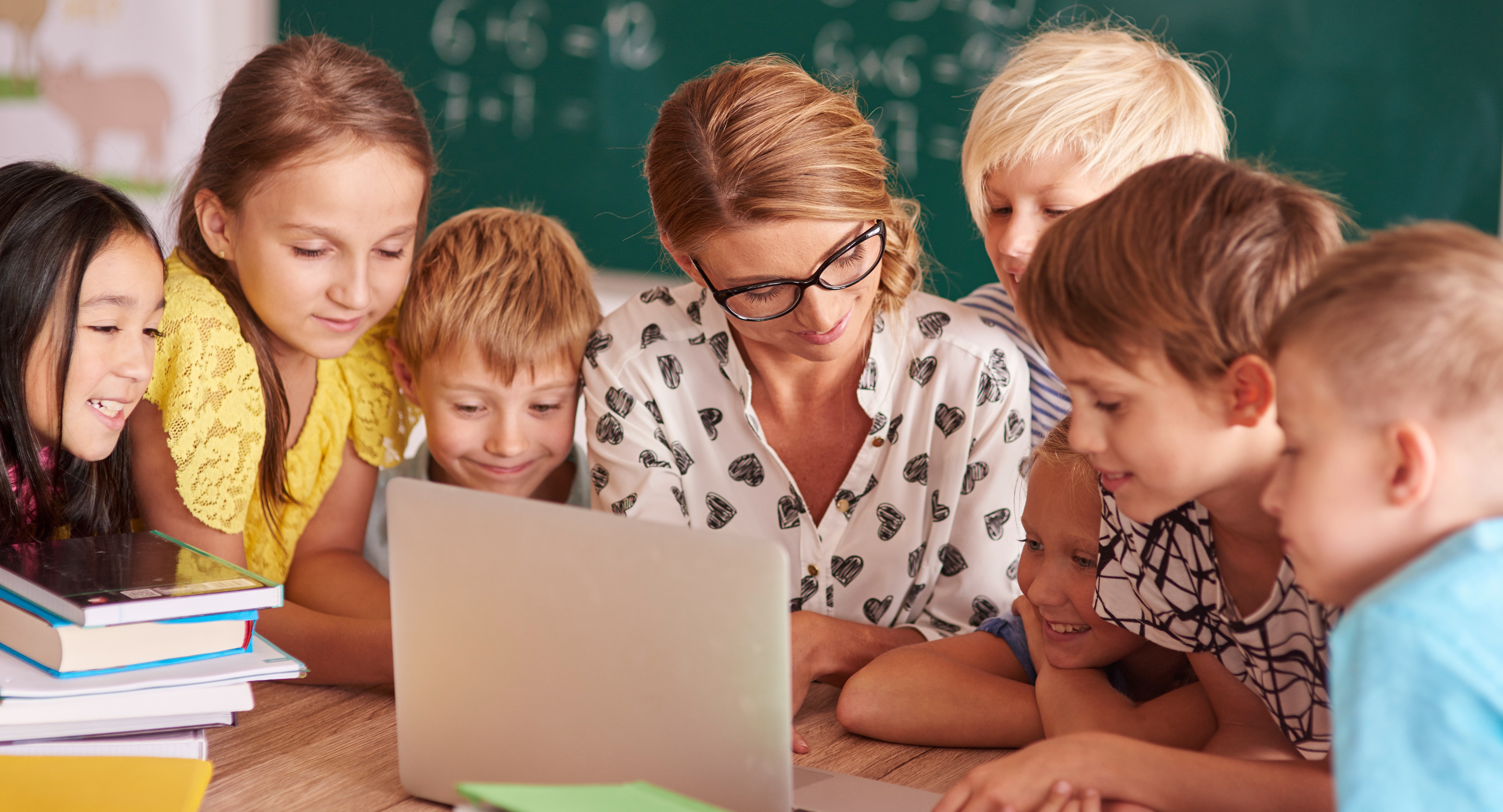 Минпросвещения разрабатывает новую систему оплаты труда учителей