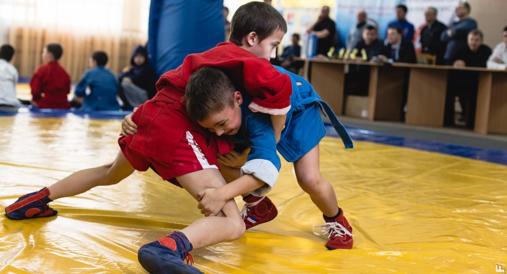 Учеников десяти смоленских школ научат приемам самбо Учеников десяти смоленских школ научат приемам самбо