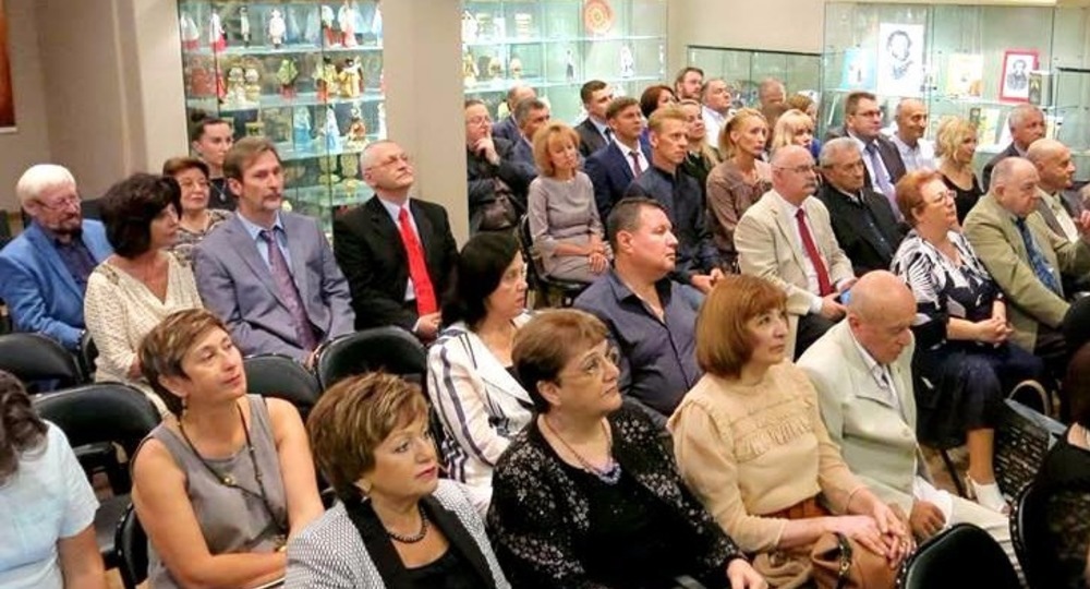 В Тель-Авиве презентовали учебник русского языка на иврите В Тель-Авиве презентовали учебник русского языка на иврите