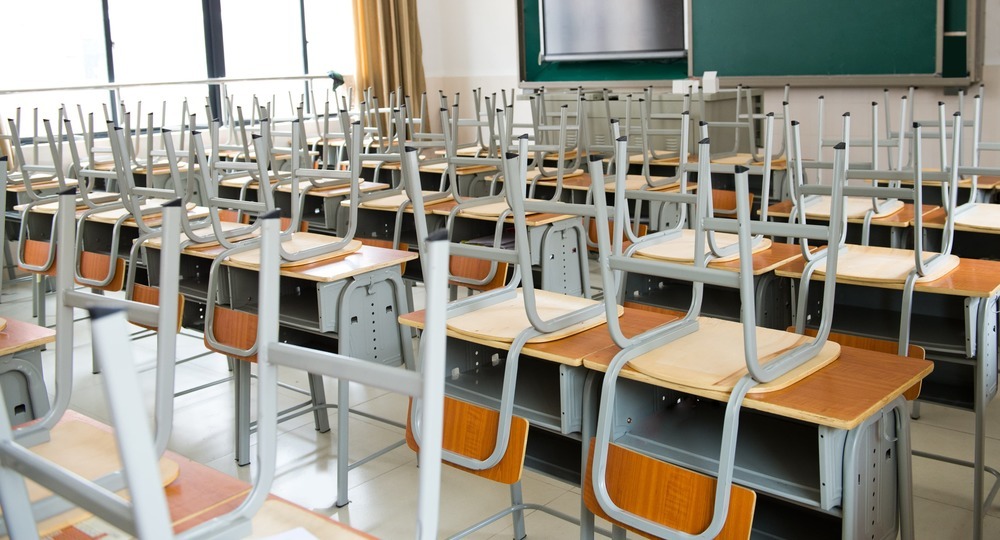 Все школы Петербурга досрочно уходят на каникулы