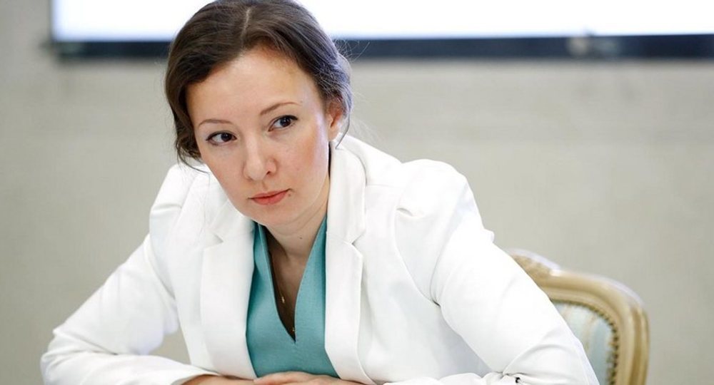 Омбудсмен выехала в курганскую школу, где произошла стрельба Омбудсмен выехала в курганскую школу, где произошла стрельба