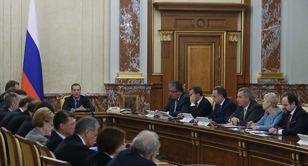 Кабмин запретит рекламу услуг по написанию диссертаций