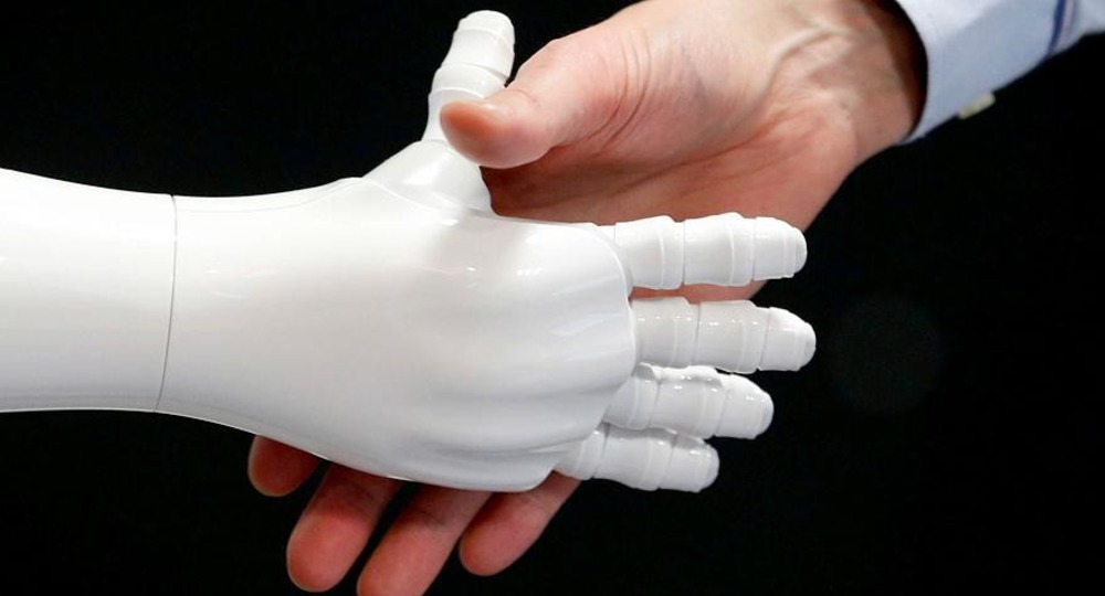 Роботы наступают на человека