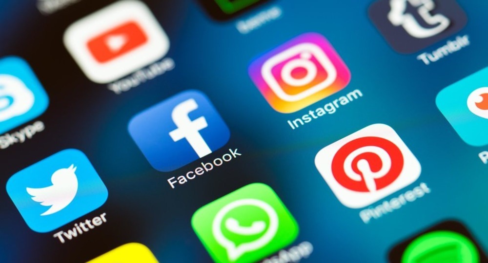 В школах Ирана запретили пользоваться иностранными соцсетями