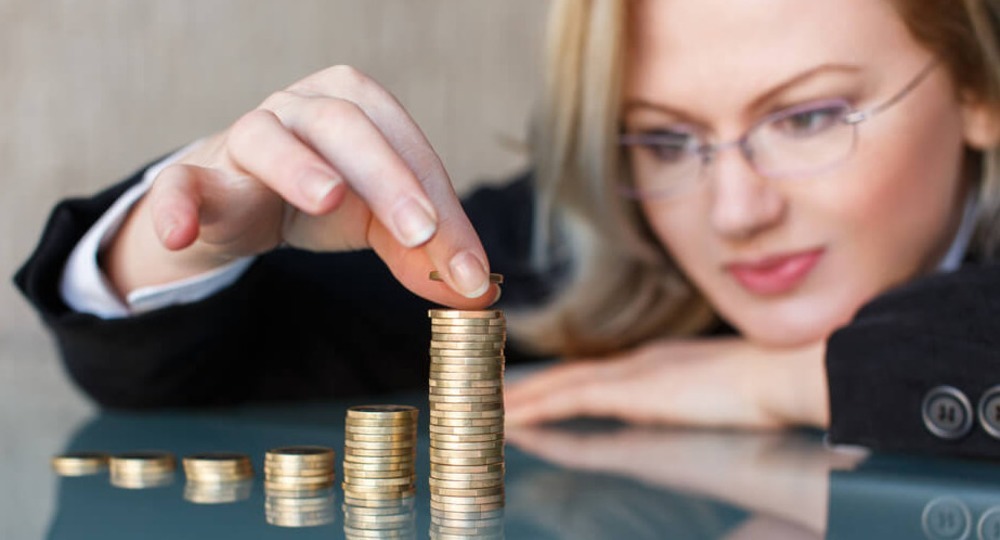 Мужчины и женщины в образовании зарабатывают одинаково Мужчины и женщины в образовании зарабатывают одинаково