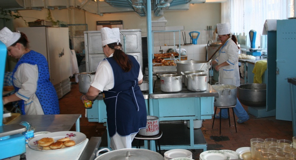 Школу оштрафовали за кормление детей полуфабрикатами Школу оштрафовали за кормление детей полуфабрикатами