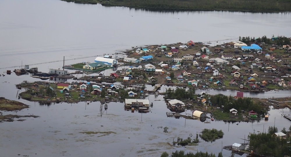 Выпускников эвакуируют из подтопленных сел Якутии для сдачи ЕГЭ Выпускников эвакуируют из подтопленных сел Якутии для сдачи ЕГЭ