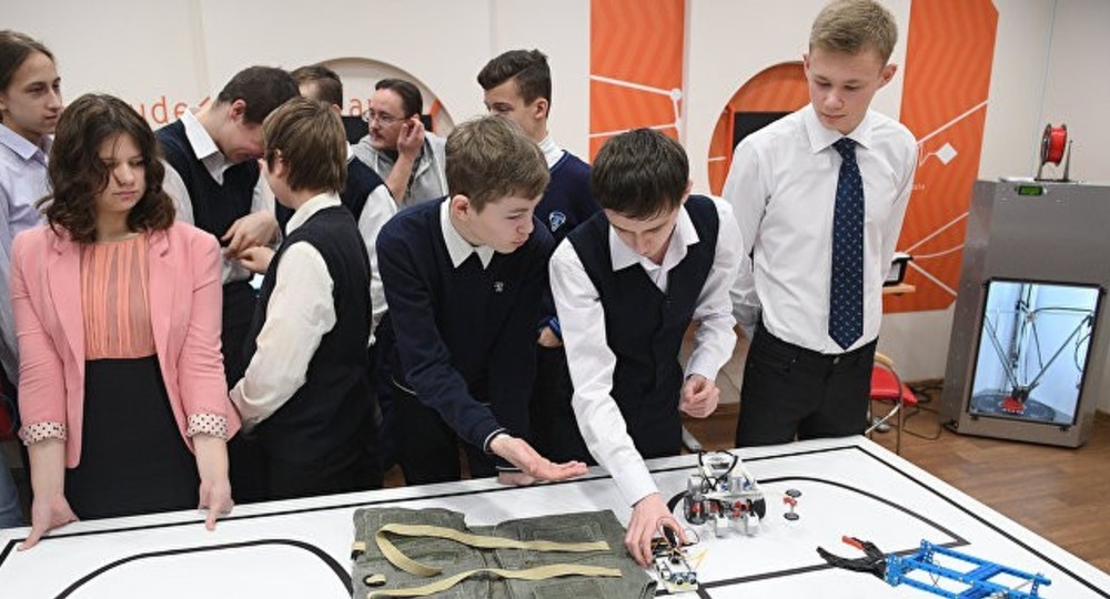 ​Детские технопарки Москвы подготовили летние программы для школьников