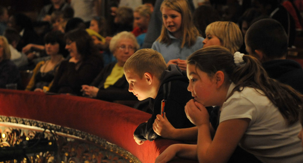 Исаак Калина: школьники должны ходить в театры! Исаак Калина: школьники должны ходить в театры!