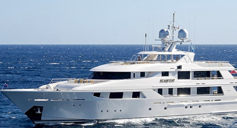 ​50-метровая яхта министра образования США врезалась в причал