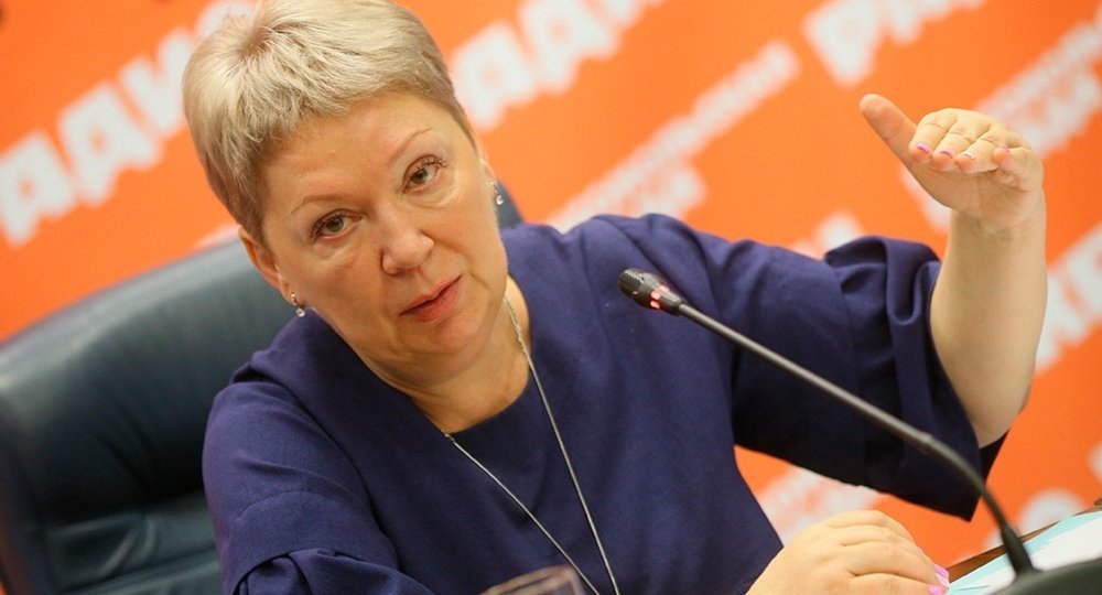 Минпросвещения намерено сократить число усыновляемых приемной семьей детей Минпросвещения намерено сократить число усыновляемых приемной семьей детей