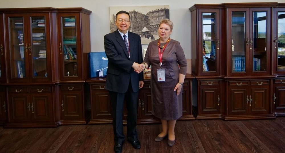 Россия и Китай будут развивать образовательное сотрудничество Россия и Китай будут развивать образовательное сотрудничество