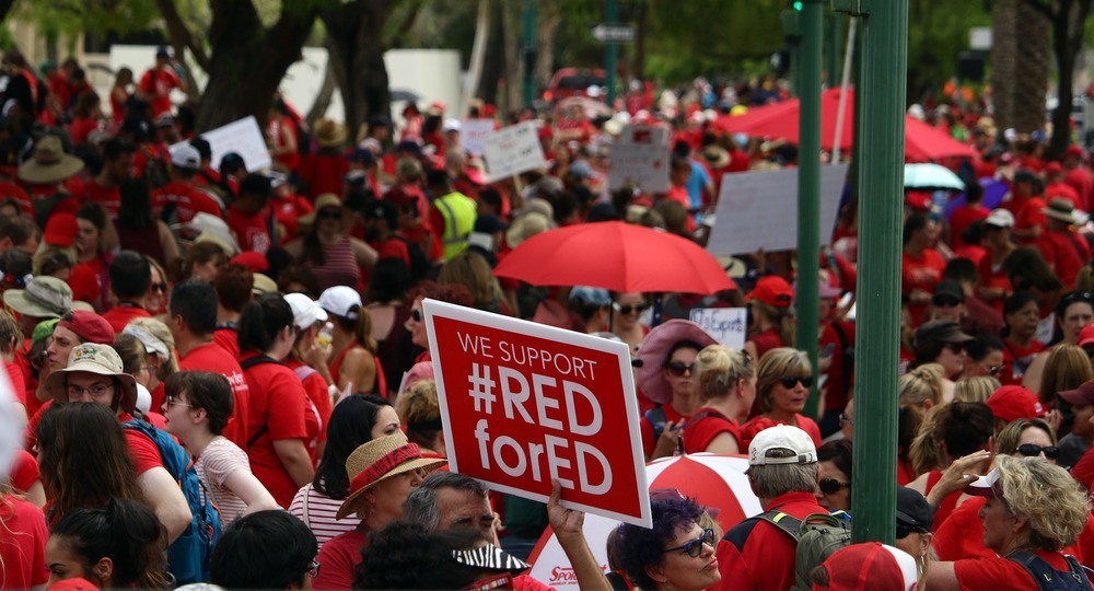 Цвет настроения – красный Цвет настроения – красный