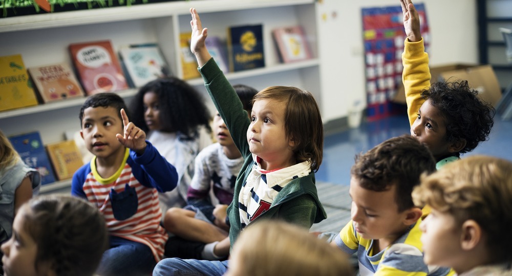 В переполненных классах тяжело и учить, и учиться В переполненных классах тяжело и учить, и учиться