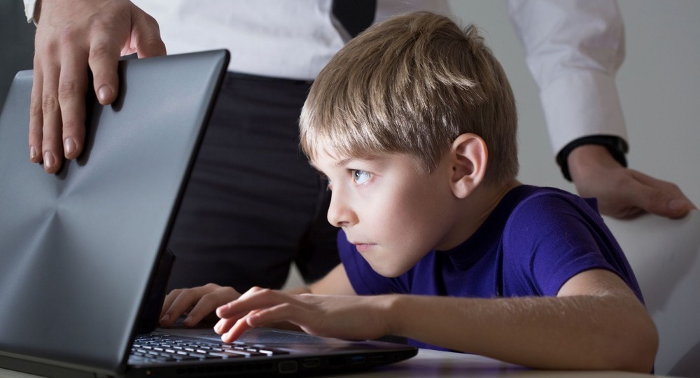 «Ребенок все время в гаджетах, ужас!» «Ребенок все время в гаджетах, ужас!»