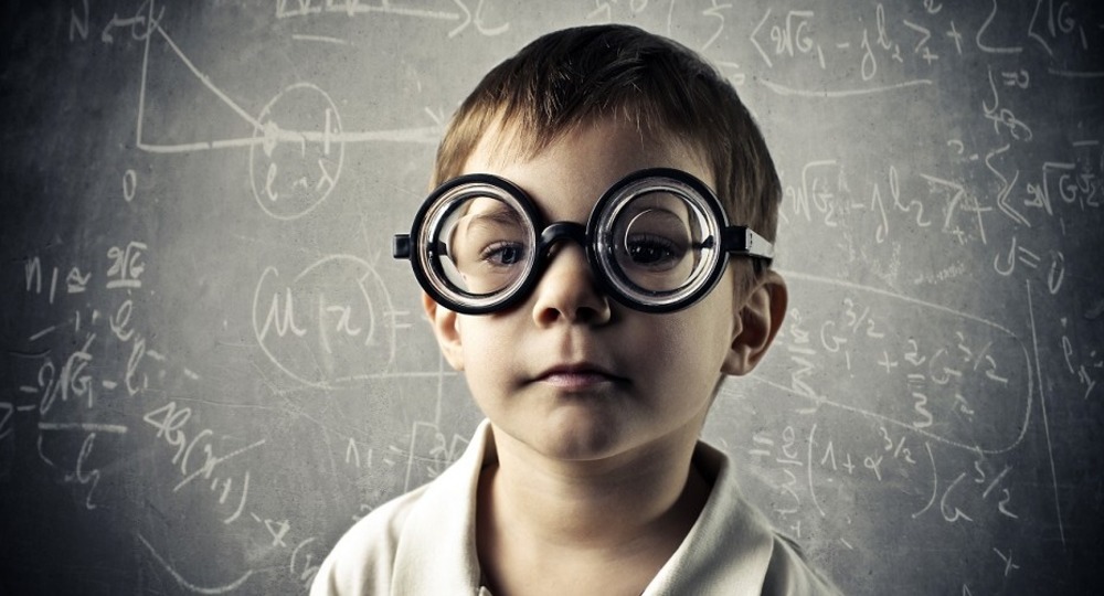 И школа тоже делает человека умным И школа тоже делает человека умным