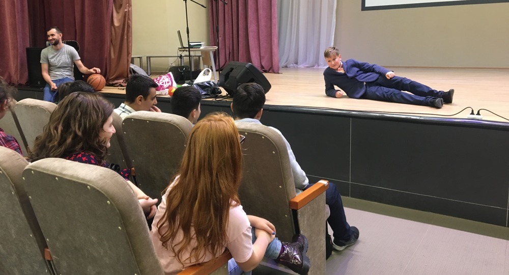 Кручу-верчу, научить хочу Кручу-верчу, научить хочу