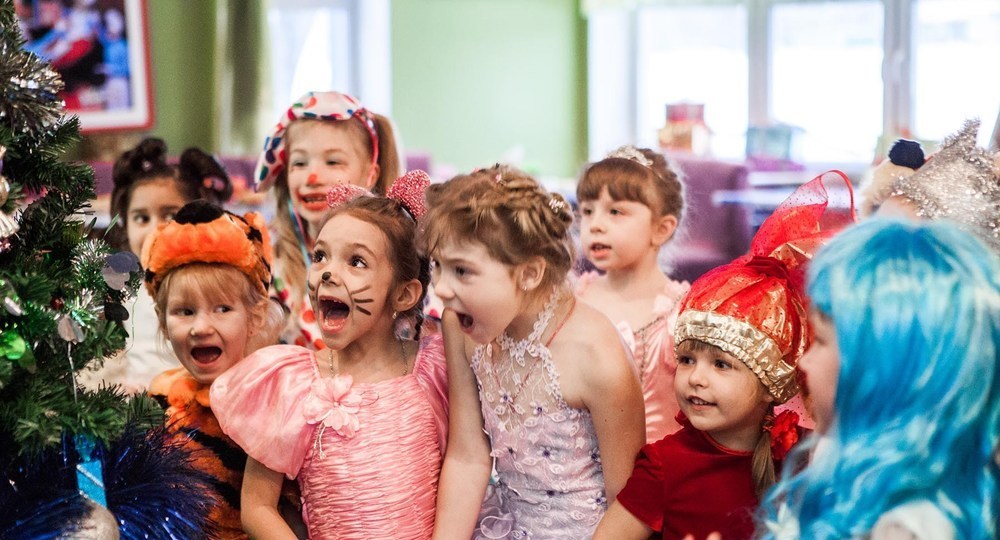 Новогодние елки вырывают детей из тотальной гиподинамии Новогодние елки вырывают детей из тотальной гиподинамии