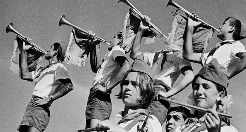 В школах России предложили изучать истории пионеров-героев В школах России предложили изучать истории пионеров-героев