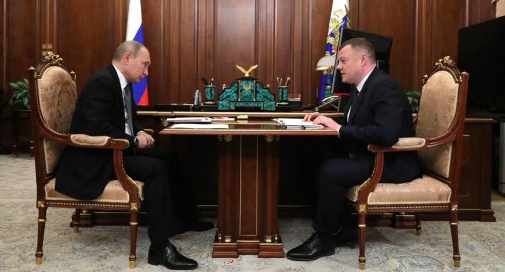 Владимир Путин: «Зарплаты учителей держите? Не опускаете?» Владимир Путин: «Зарплаты учителей держите? Не опускаете?»