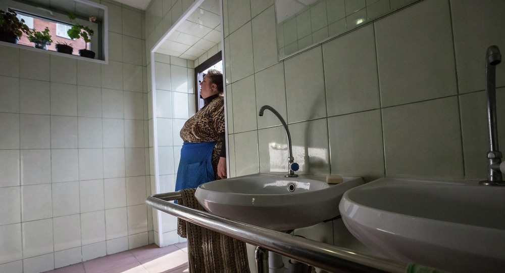 Директора школы уволили из-за туалета Директора школы уволили из-за туалета