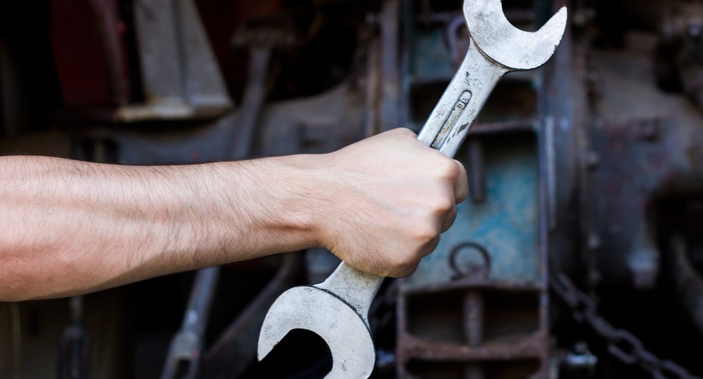 В Москве мужчина избил директора школы гаечным ключом В Москве мужчина избил директора школы гаечным ключом