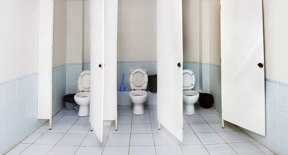 В туалетах питерской школы установили камеры видеонаблюдения В туалетах питерской школы установили камеры видеонаблюдения