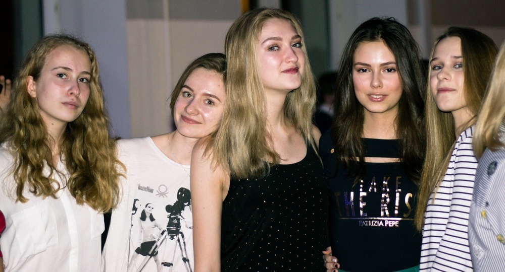 Стены гремели от техно в лицее Стены гремели от техно в лицее