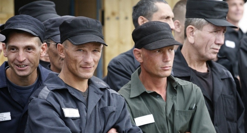 Дети учились, заключённые работали, а мэр ничего не замечал Дети учились, заключённые работали, а мэр ничего не замечал