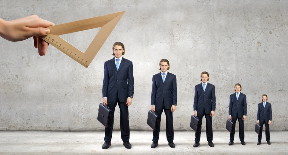 Сколько заместителей должно быть у директора школы? Сколько заместителей должно быть у директора школы?