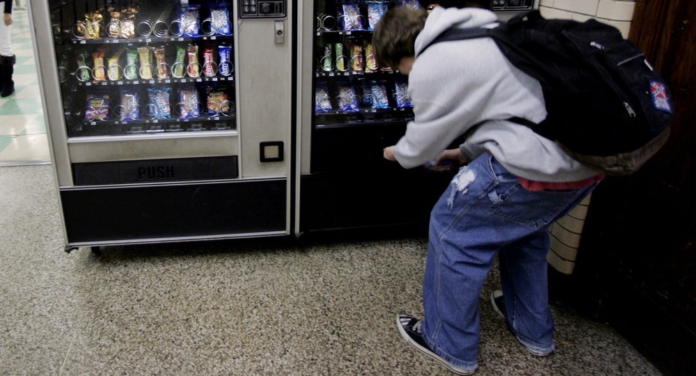 Более 3,8 тысяч человек за вендинговые аппараты в школах Более 3,8 тысяч человек за вендинговые аппараты в школах