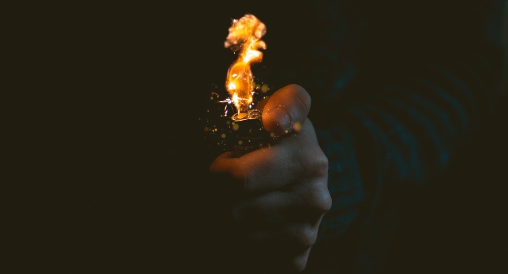 Депутаты и следователи против продажи газовых зажигалок детям