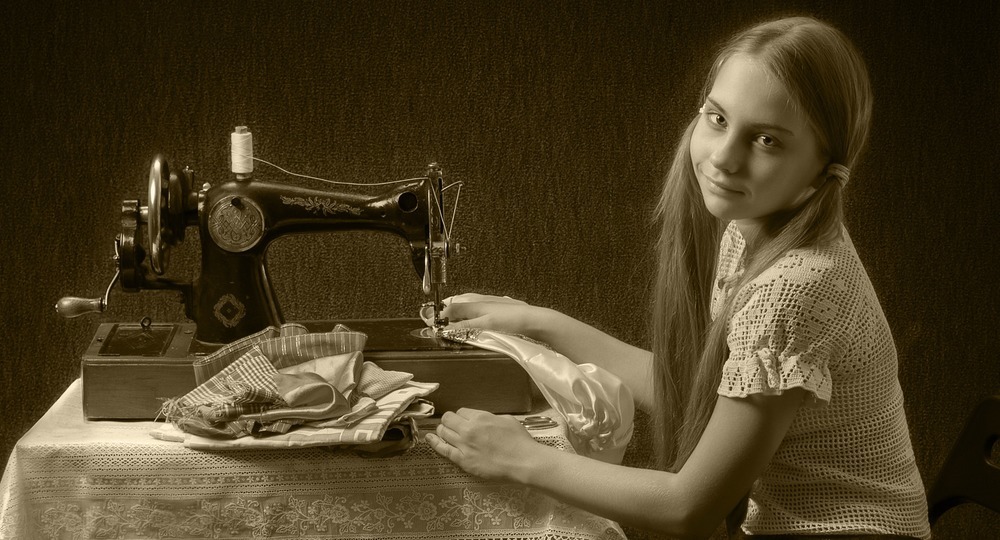 Будем учить правила, молиться и шить фартуки? Будем учить правила, молиться и шить фартуки?