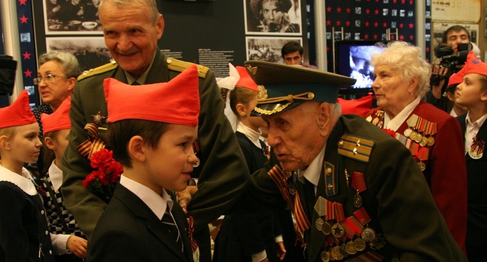 Мы стараемся формировать личное отношение к празднику Мы стараемся формировать личное отношение к празднику