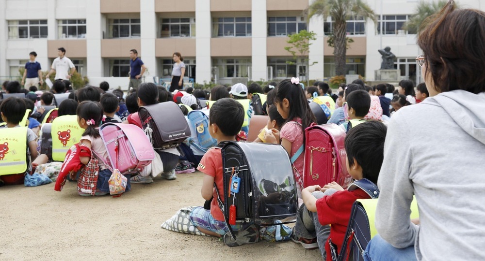 Первоклассница умерла после вооруженного нападения в Японии Первоклассница умерла после вооруженного нападения в Японии