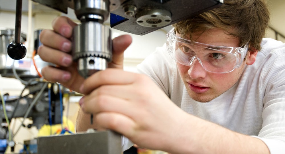 83% россиян поддерживают желание подростков работать 83% россиян поддерживают желание подростков работать