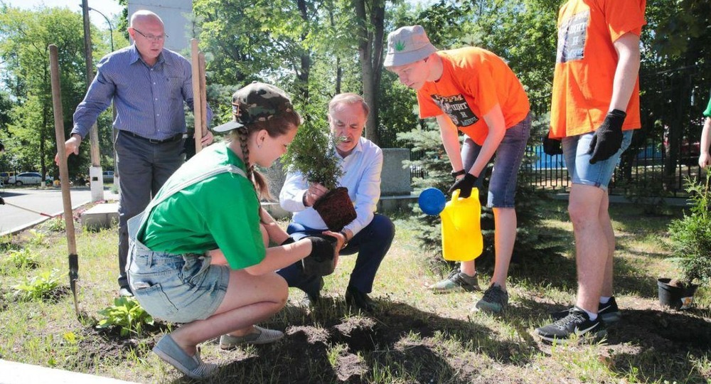 Старшеклассники Люберец смогут заработать на благоустройстве территории школ Старшеклассники Люберец смогут заработать на благоустройстве территории школ