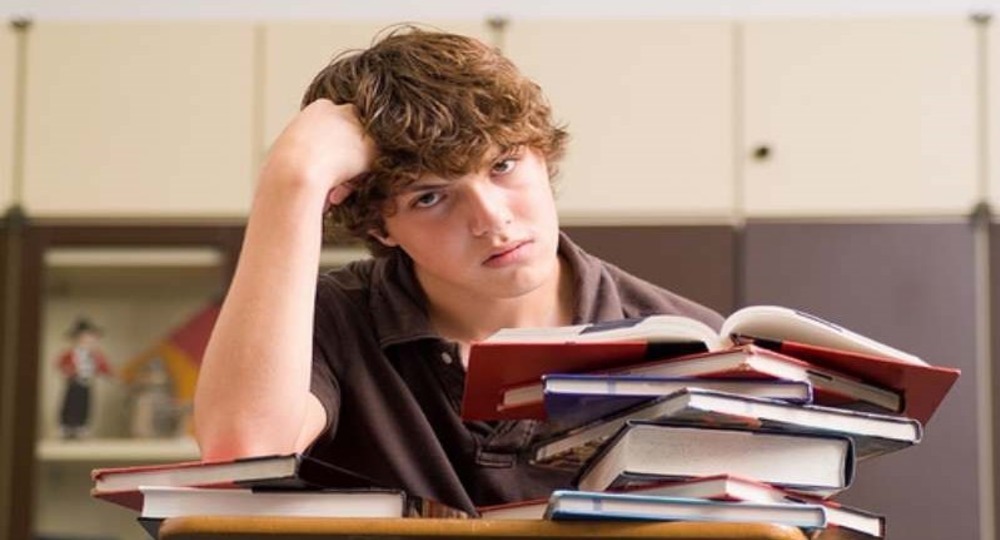 Нам там не место Нам там не место