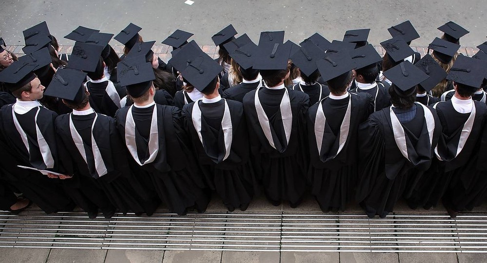 Всё больше россиян скептически относятся к высшему образованию Всё больше россиян скептически относятся к высшему образованию