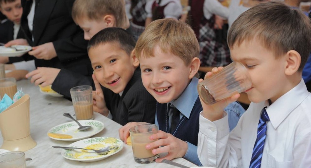 Родителям сложно контролировать питание в школе Родителям сложно контролировать питание в школе