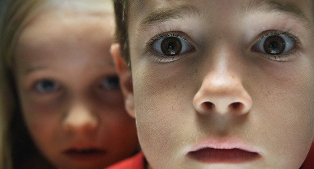 Директору омской частной школы грозит штраф за показ детям фильма ужасов Директору омской частной школы грозит штраф за показ детям фильма ужасов