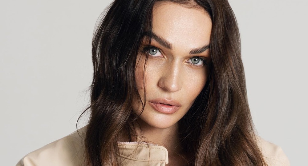 Алена Водонаева: «Школа не дала мне ничего, кроме комплексов» Алена Водонаева: «Школа не дала мне ничего, кроме комплексов»